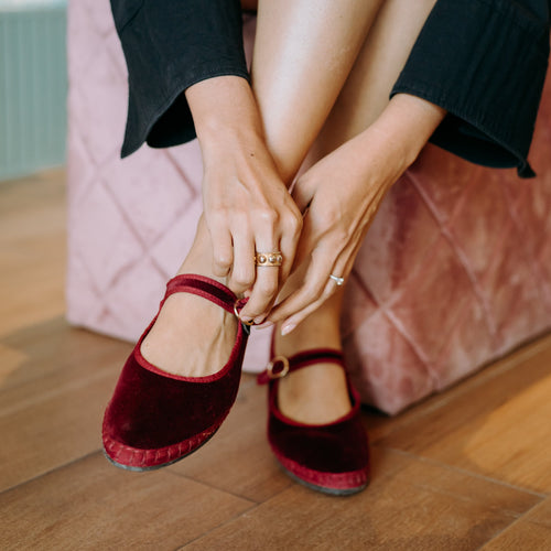 Escarpins Mary Jane en Velours Bordeaux avec Boucle pour Femme - Élégance et Confort au Quotidien - image 1