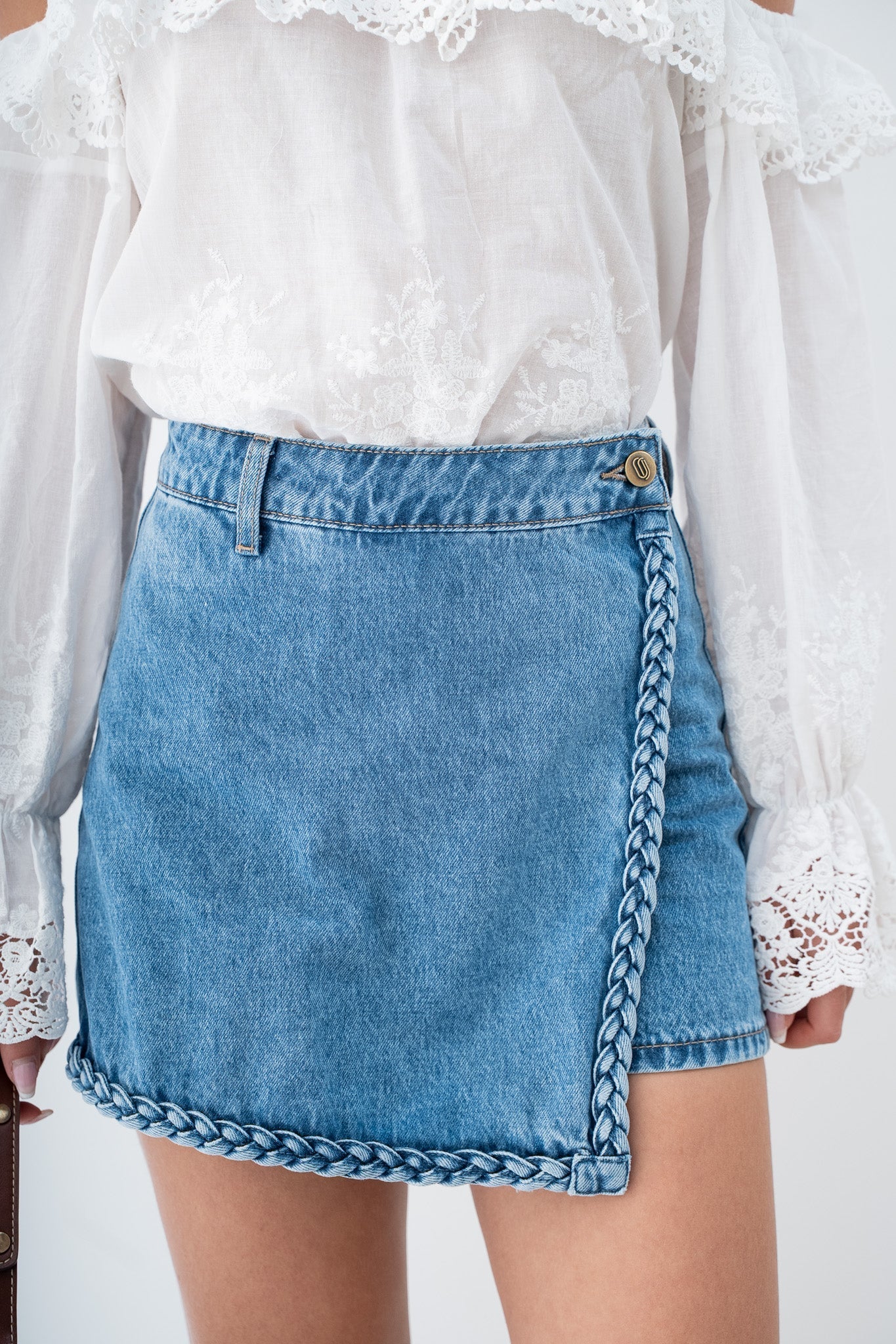 Jupe en jean pour femme avec détail tressé et poches avant - Idéale pour l'été - image 1