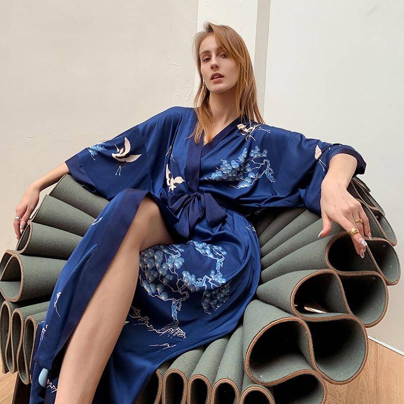 Kimono 100% Polyester Bleu Nuit Doux et Élégant pour Femme - Vêtement de Style Japonais - image 1