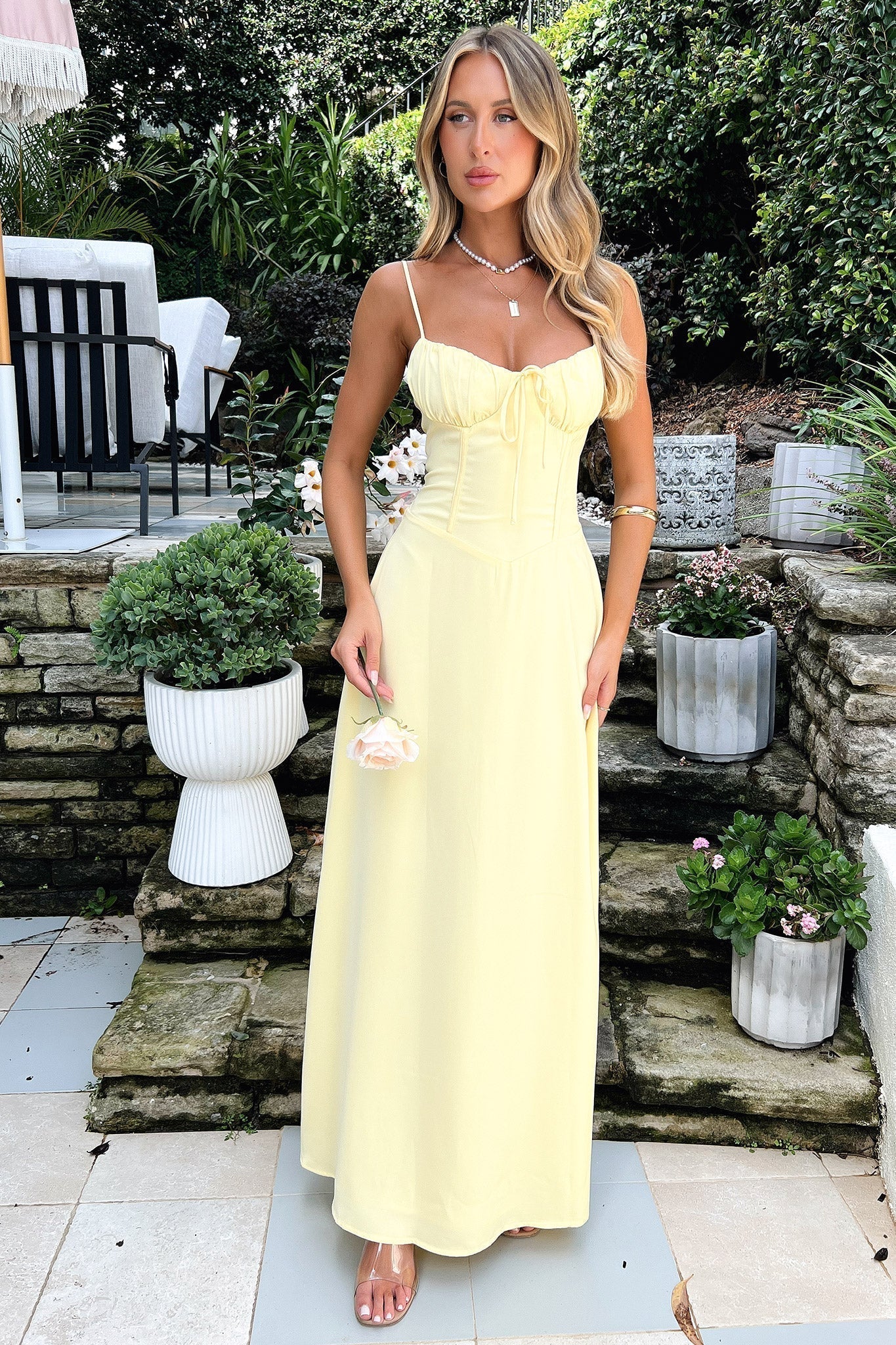 Robe Longue Satinée Élégance Luxe en Dentelle pour Femme - Soirées et Occasions Spéciales - image 4