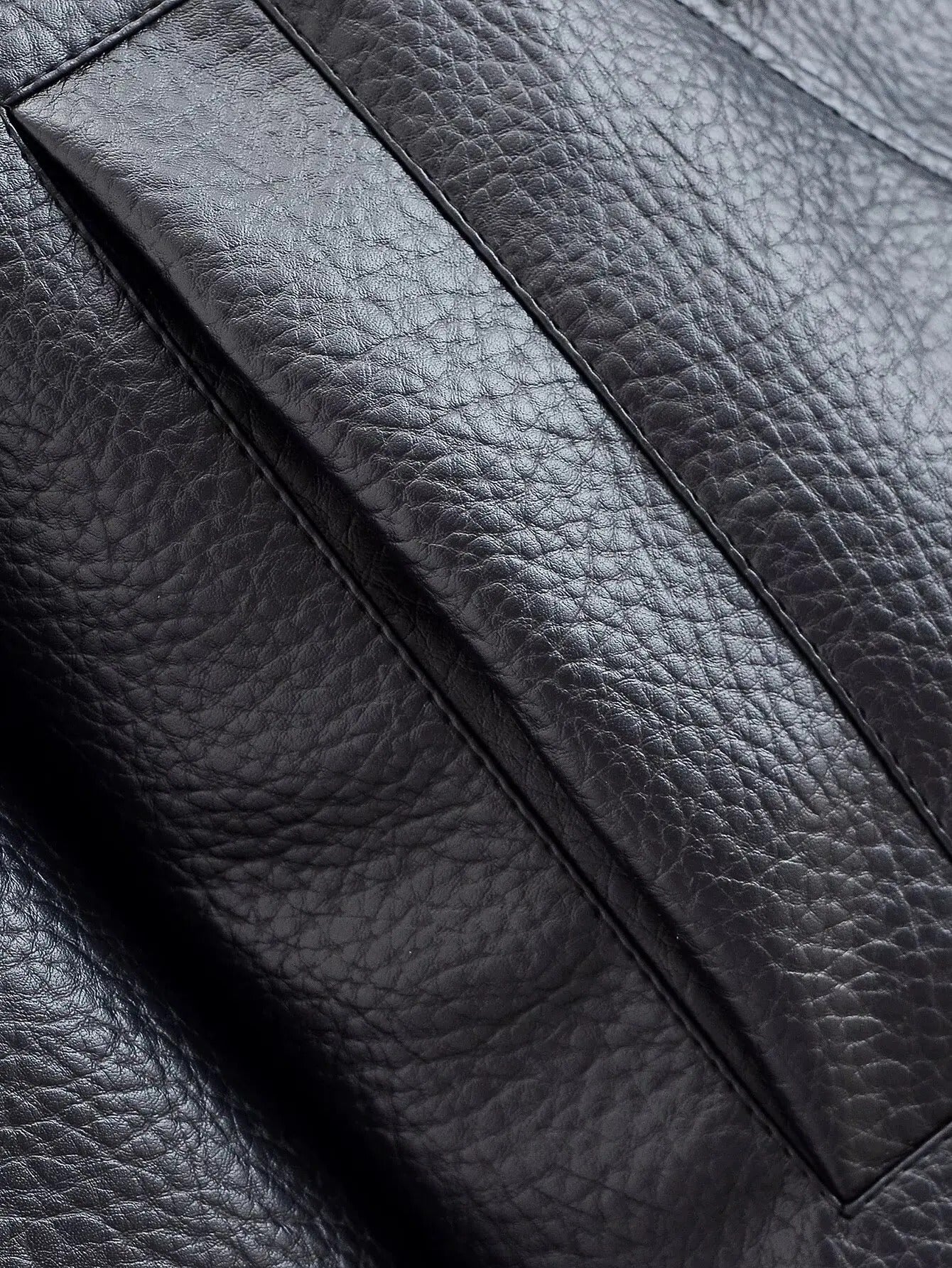 Veste en Cuir Vegan Asymétrique Carla pour Femmes - Élégante et Confortable - image 7